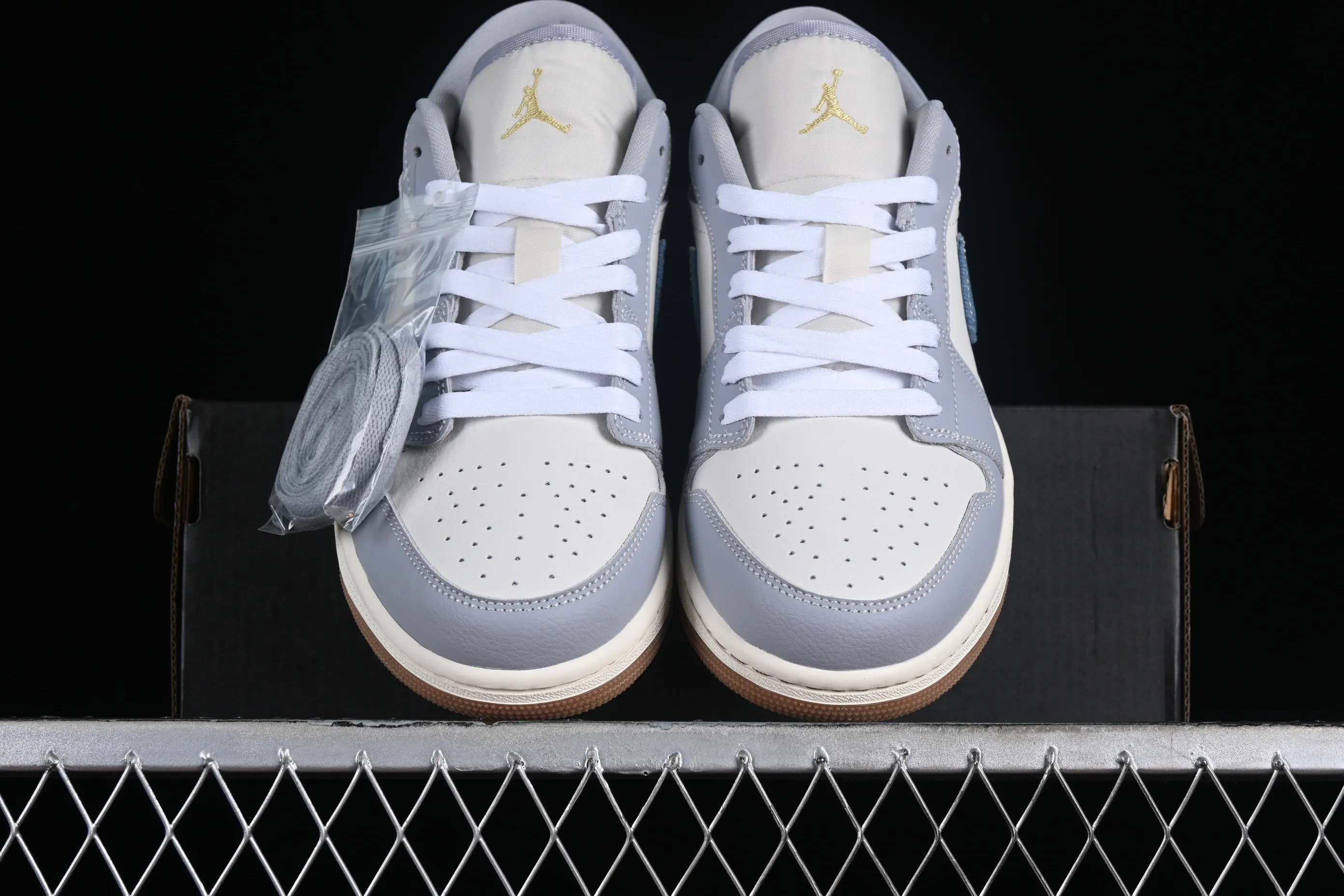 All categories Air Jordan Jordan series basketball shoes Air Jordan 1 Low Air Jordan 1 Low AJ1 Joe 1 contrast denim low-top cultural casual sneakers FZ5046-041